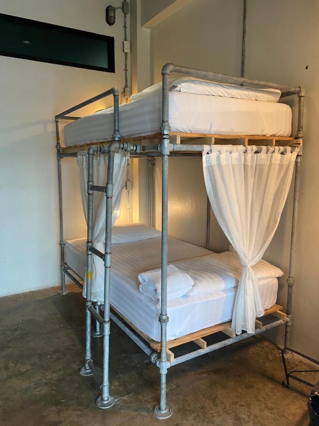 Bloo Hostel Phuket Extérieur photo