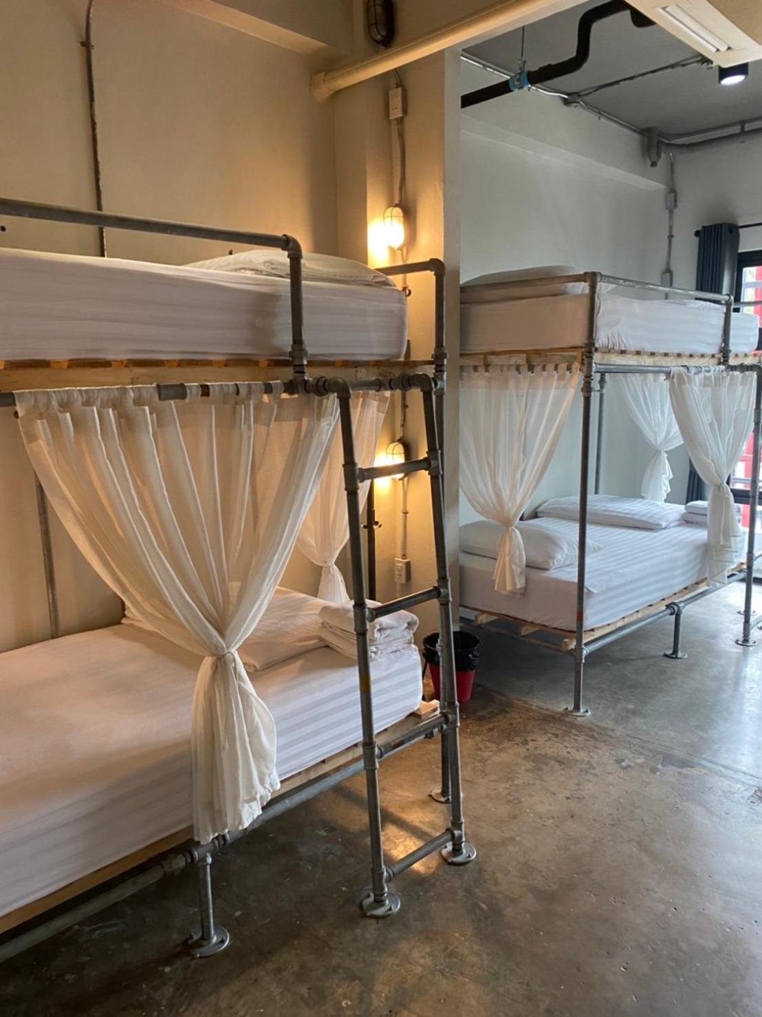 Bloo Hostel Phuket Extérieur photo