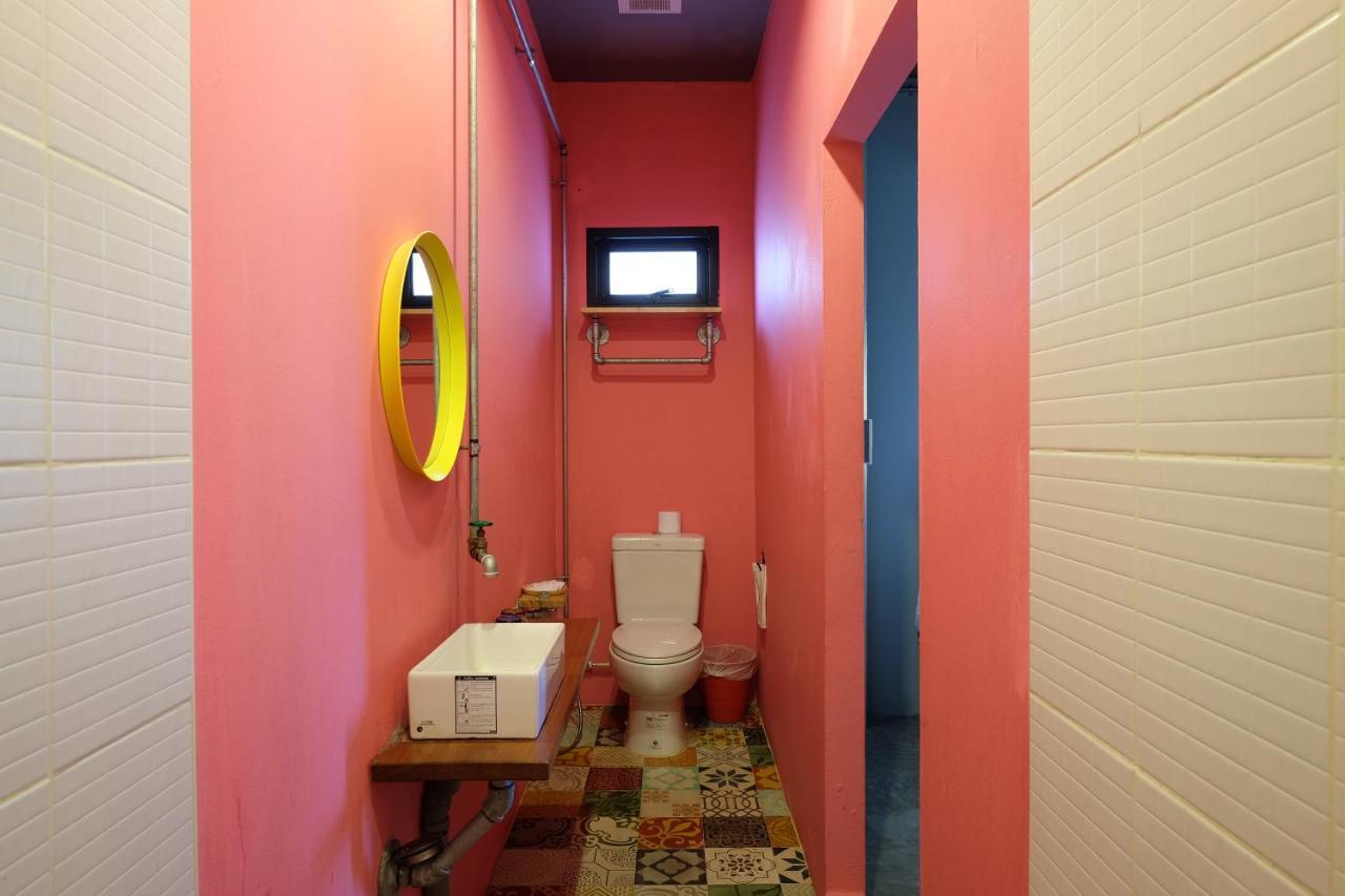 Bloo Hostel Phuket Extérieur photo
