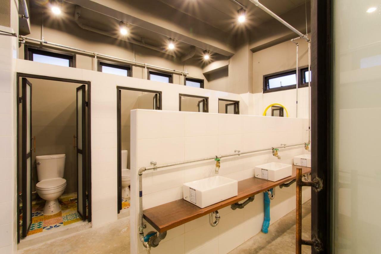Bloo Hostel Phuket Extérieur photo